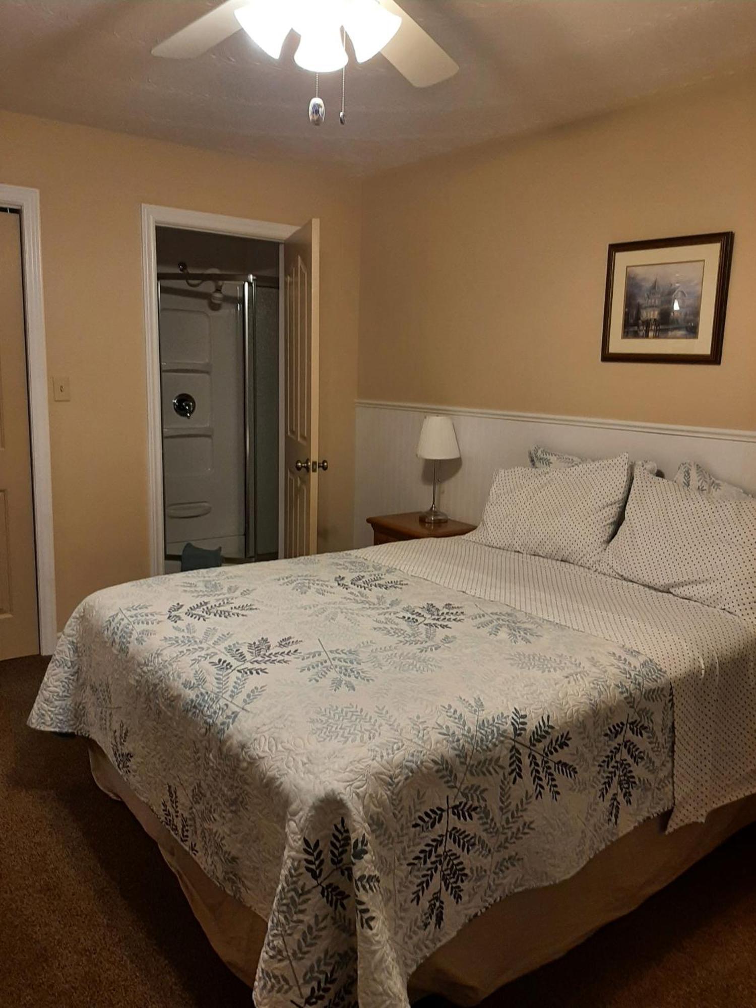 Trillium Bed & Breakfast Niagara Bagian luar foto